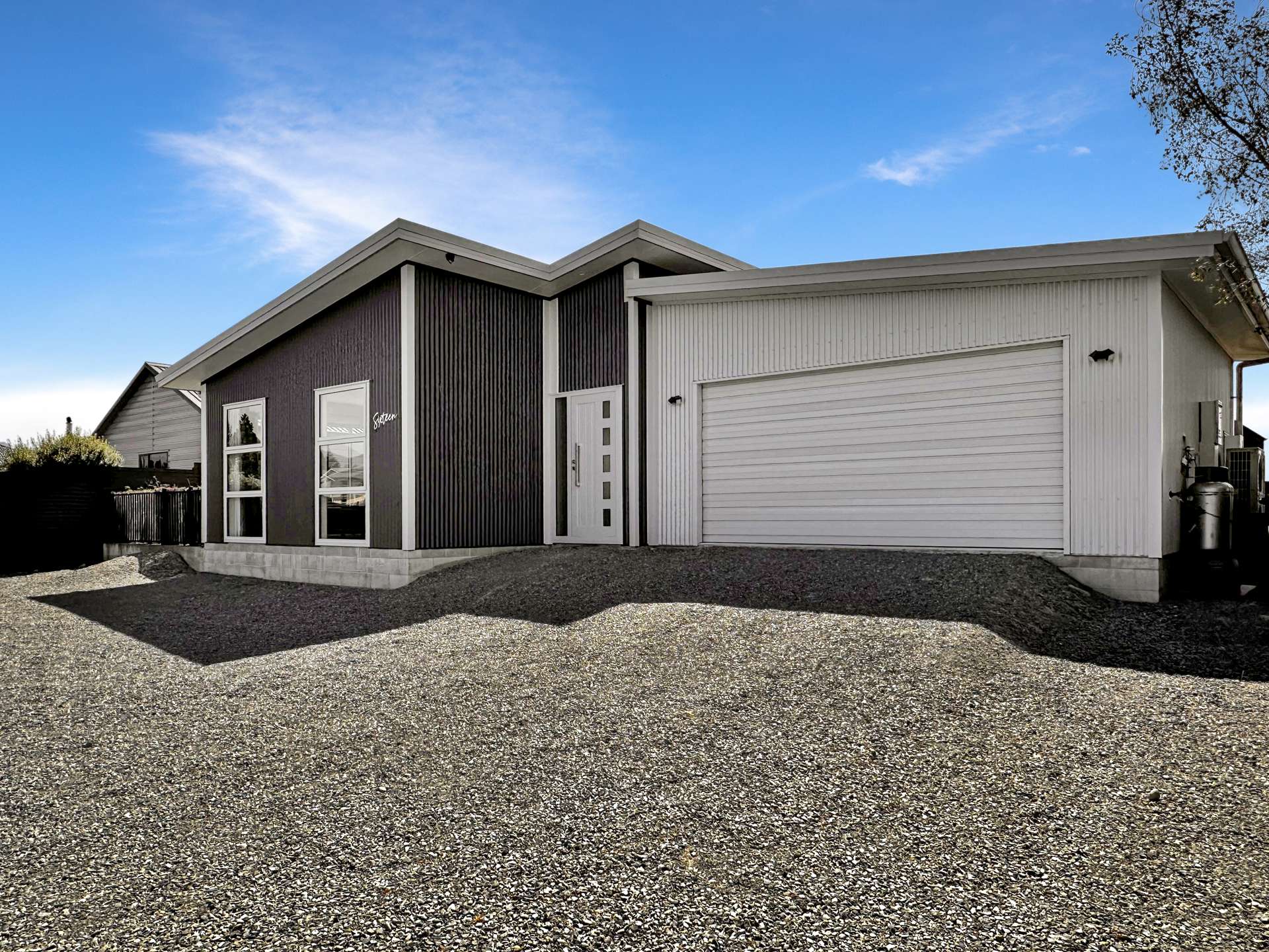 16 Rhoboro Road Twizel_0