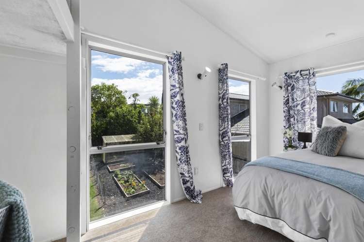 8 Wiriana Place Stanmore Bay_9