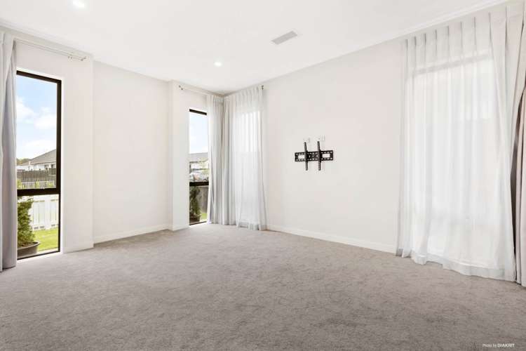 4 Spark Road Wainui_11
