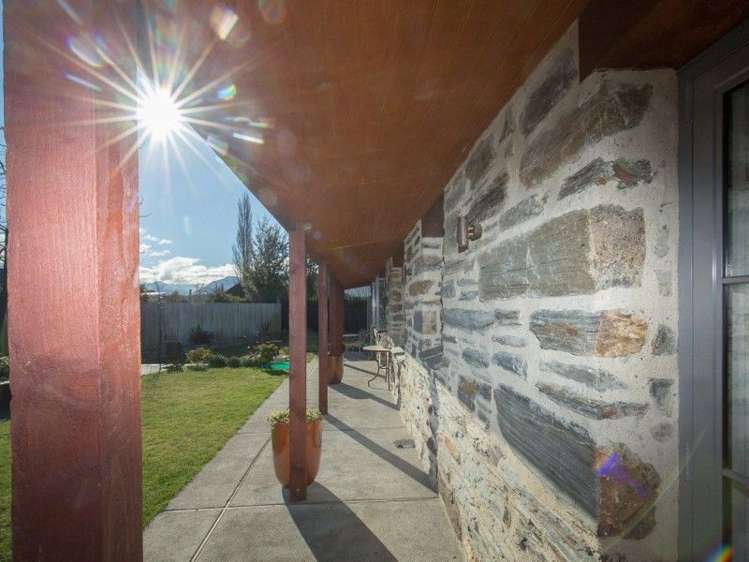 54 Dale Street Albert Town_13