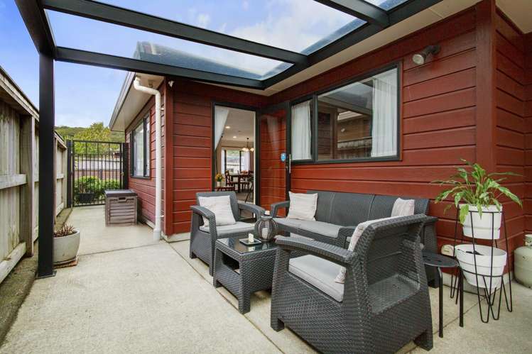23 Sun Valley Grove Wainuiomata_12