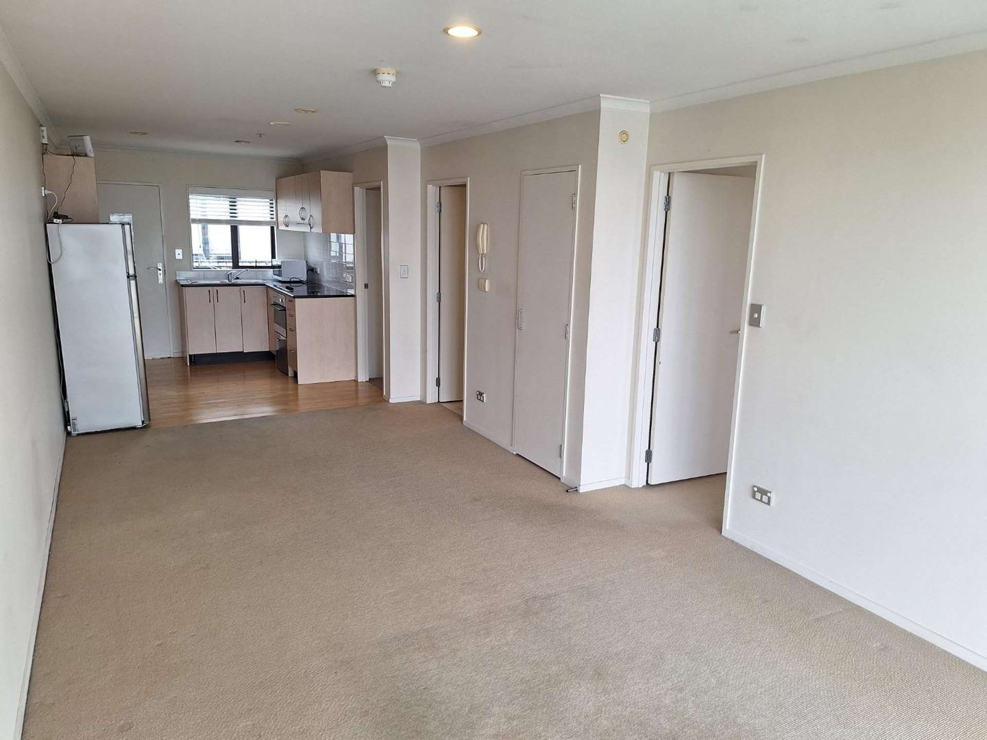 QA705/176 Broadway 1734_0