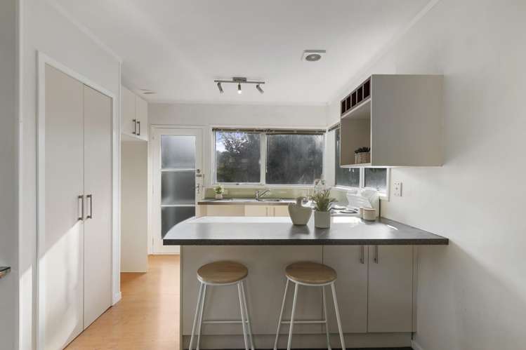 39C Kaipatiki Road (also known as 39C Emirau Place) Glenfield_5