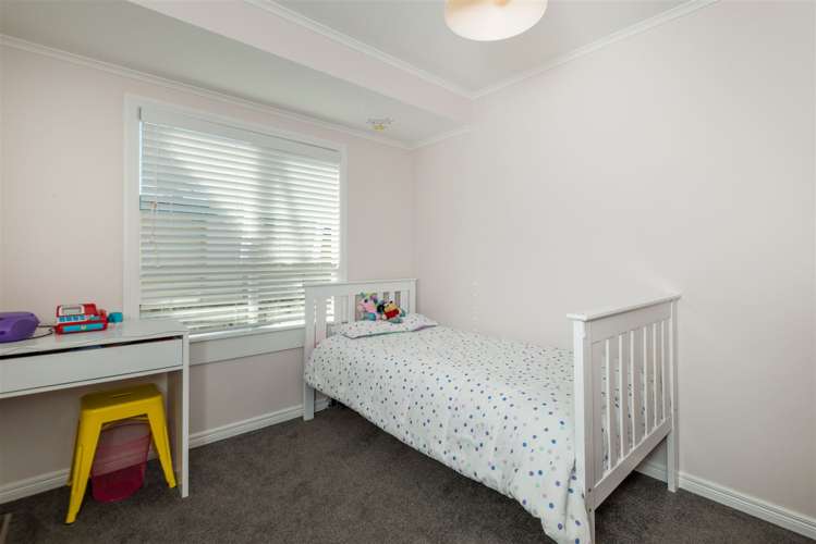 13 Coronation Street Belmont_23