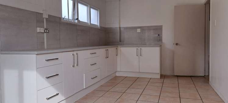 12 Thomas Avenue Te Atatu Peninsula_15