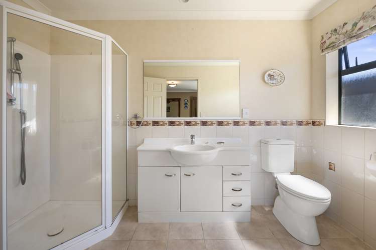 8 Courtenay Place Owhata_10