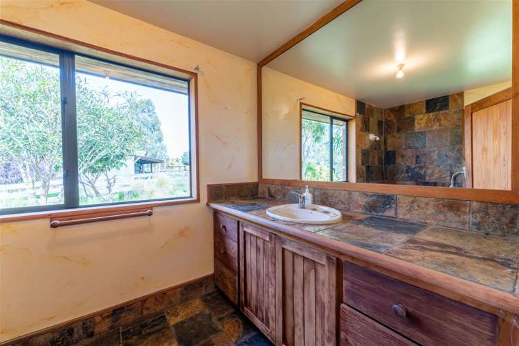 531 Doake Road Levels Valley_10