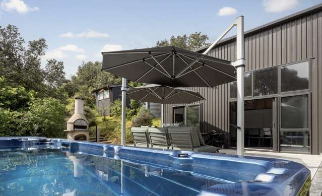 21 & 21a Beach Valley Road Piha_2