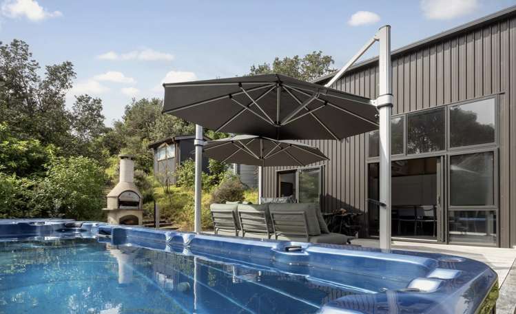 21 & 21a Beach Valley Road_2