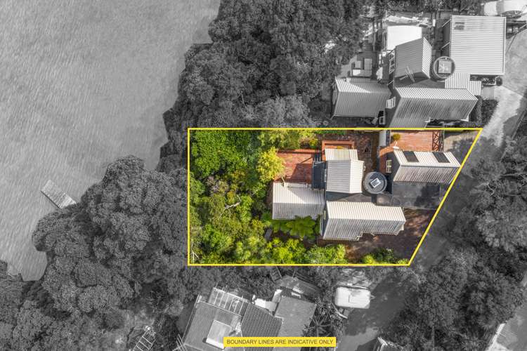 2/11 Amelia Place Beach Haven_24