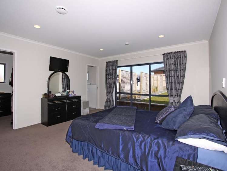 23 Montague Grove Stratford_10