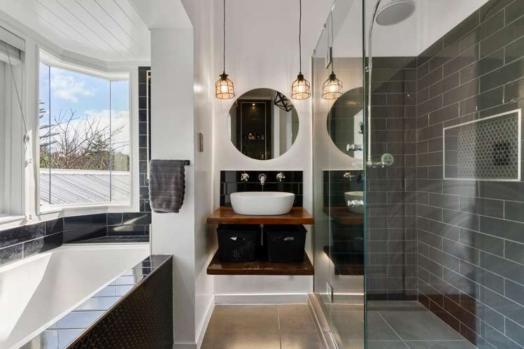 189 Godley Road Titirangi_16