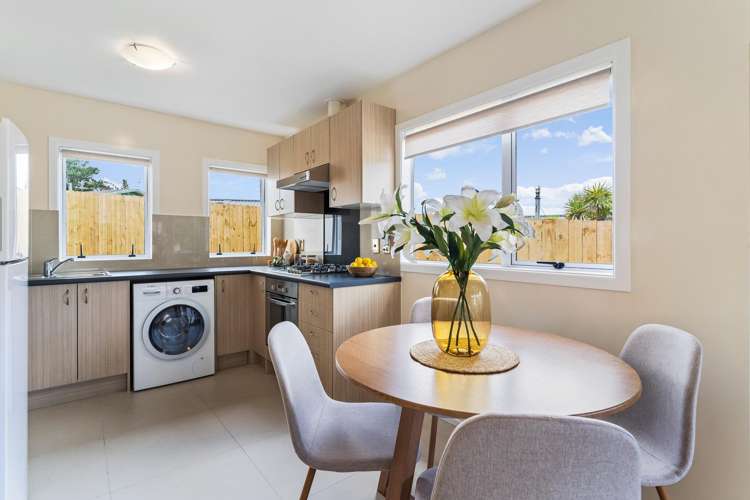 99 Monarch Avenue Hillcrest_15