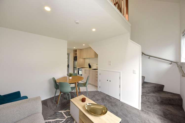  9/19 Winchester Street Merivale_11