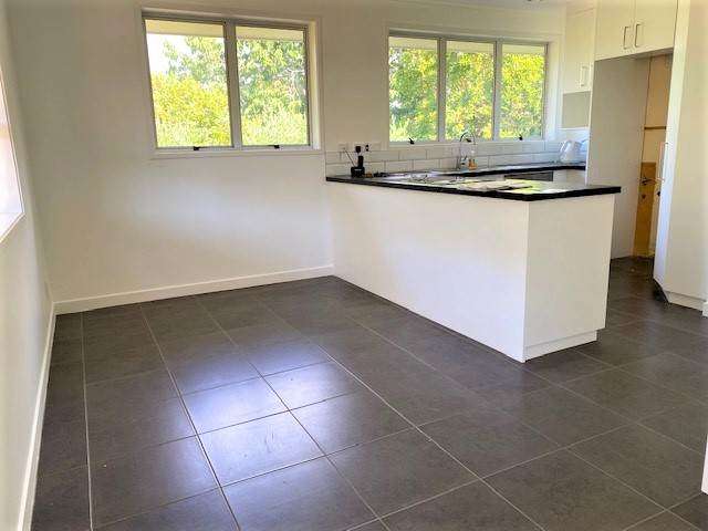 1 Phillip Parade Forrest Hill_4