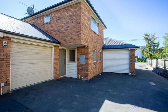 Versatile, Warm, Easy-Care! $590k - $645k