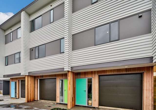 17/30 Monowai Road Johnsonville_1