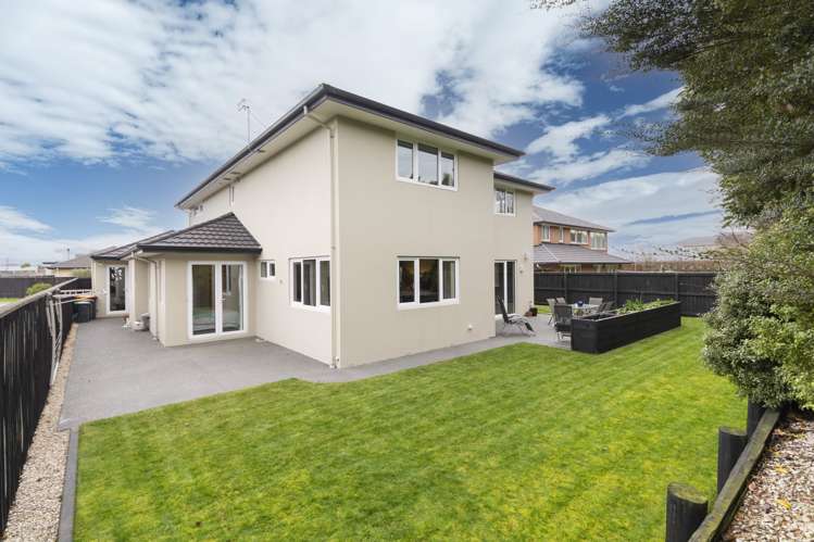 9 Springbrook Lane Northwood_24