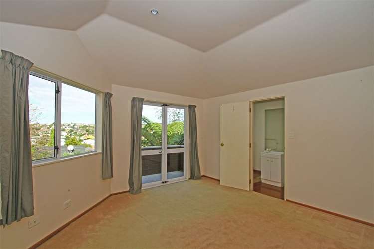 2/418 Beach Road Mairangi Bay_12