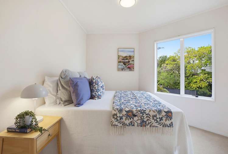 17 Avon Street Island Bay_11