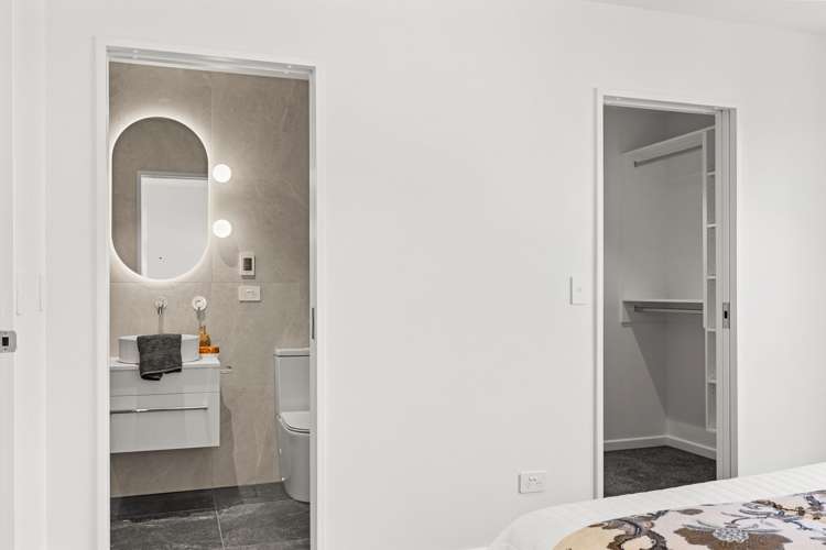 2/11 Carlton Mill Road Merivale_17