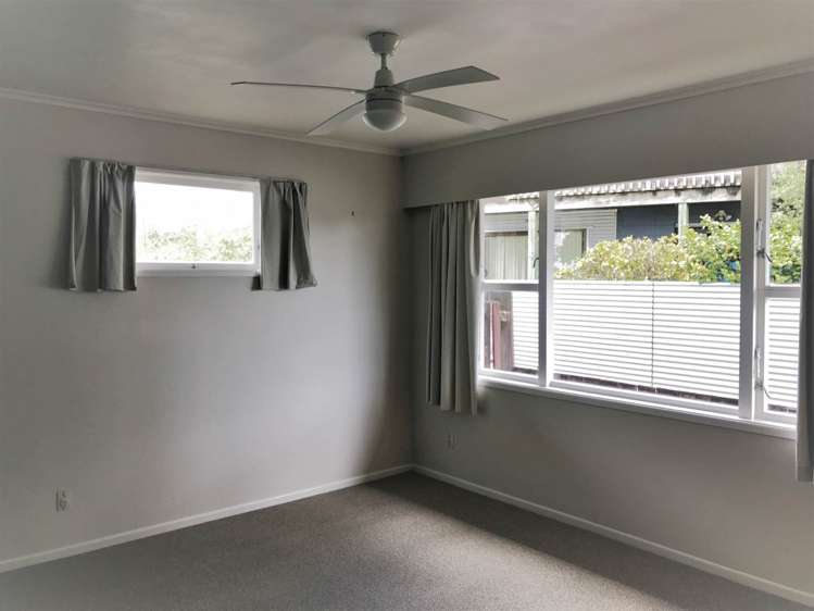 5 Cron Avenue Te Atatu South_11