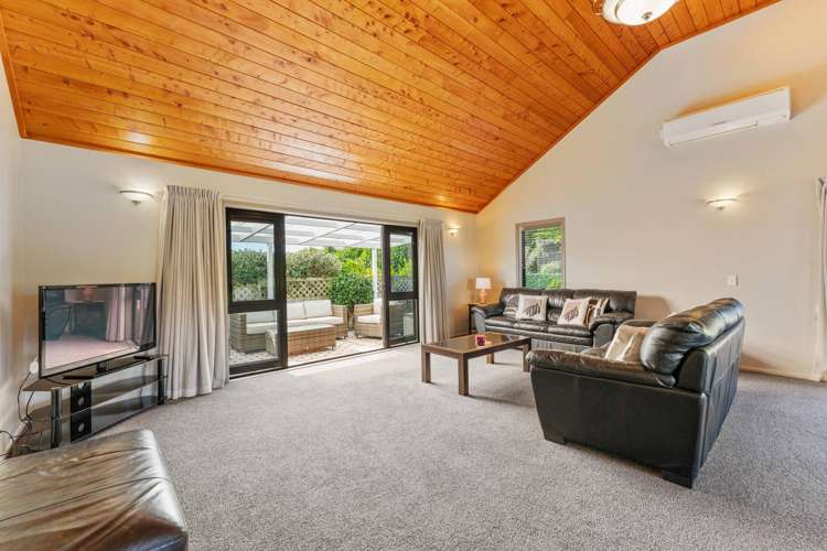 1/1 The Moorings Two Mile Bay_9