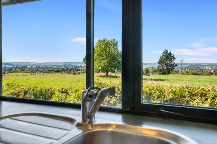 8 Mokoia Drive Tihiotonga_8