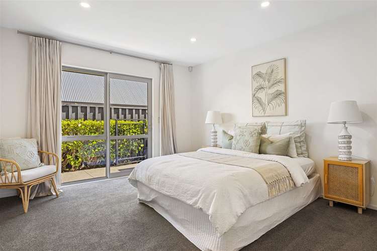 10 Lakebridge Place Parklands_4