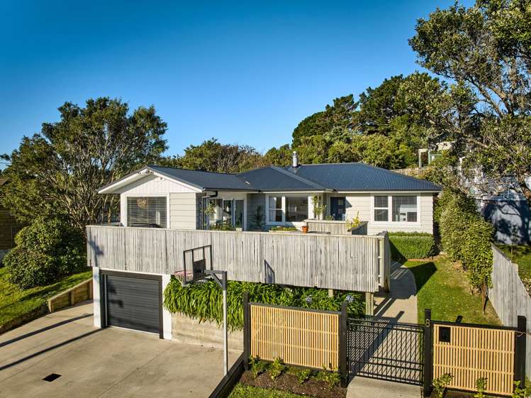 8 Beazley Avenue Paparangi_16