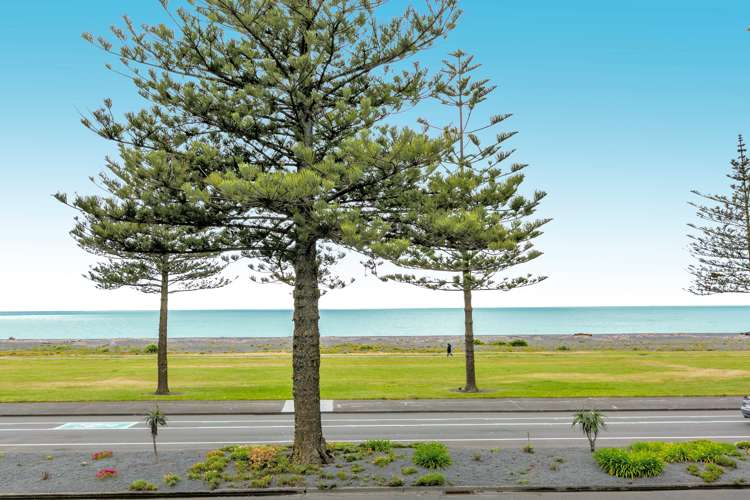 625 Marine Parade Napier South_10