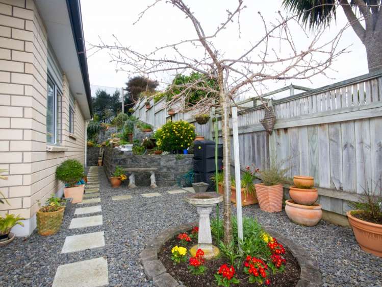 18 Lithgow Drive Otamatea_12