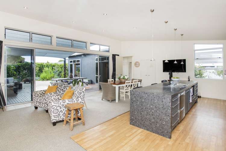 3 Joanne Street Lytton West_3