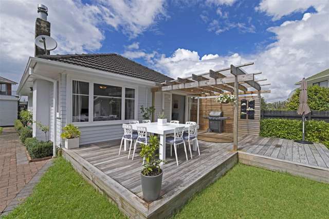 1/13 Essex Street Te Atatu South_4