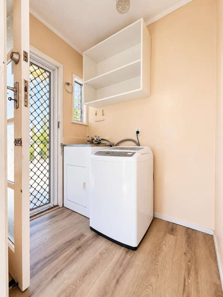 2/53 Ayton Drive Totara Vale_8