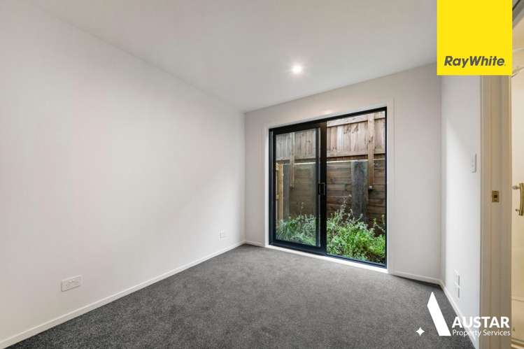  9 Meg Lane Glen Eden_4