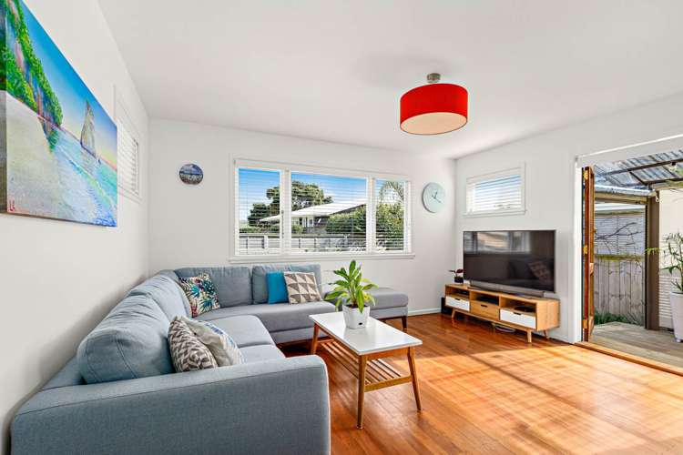 5a Pine Road Orewa_6