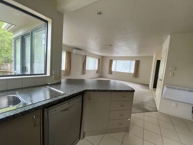 18B Jonathan Place Sunnynook_4