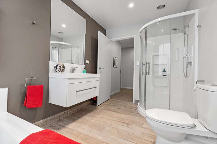 90 Saint Pauls Drive Brookfield_20