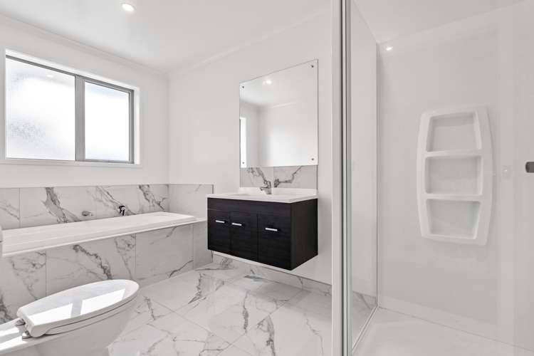 12 Saint Michael Crescent One Tree Point_13