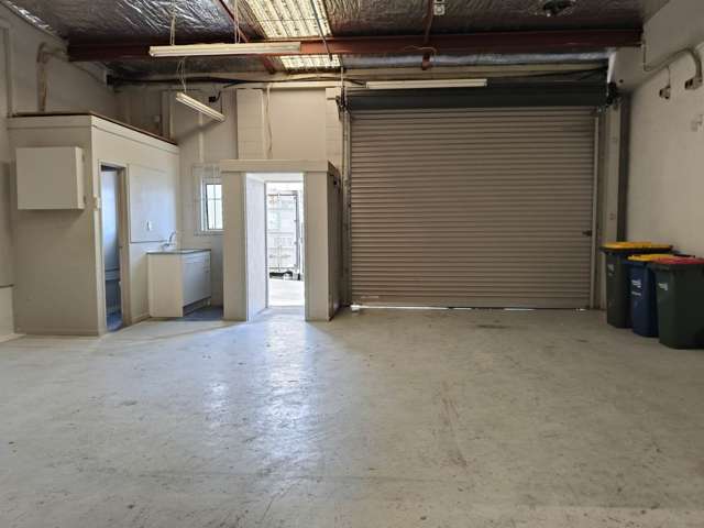 Unit 3/199 Triangle Road Massey_1