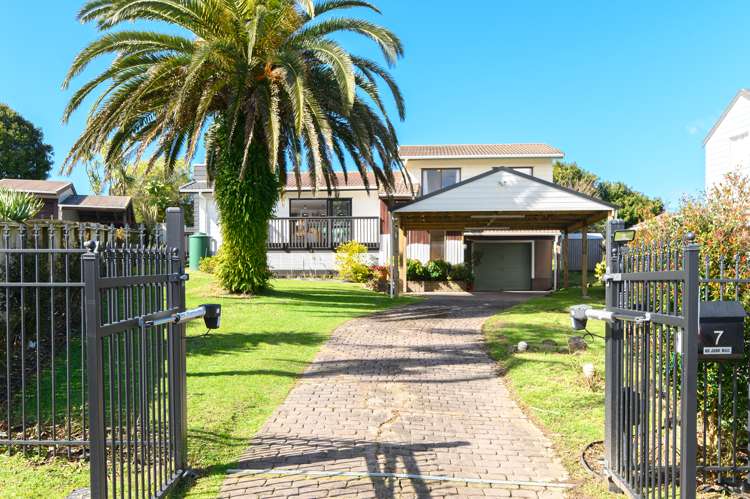 7 Castlewood Grove Blockhouse Bay_29