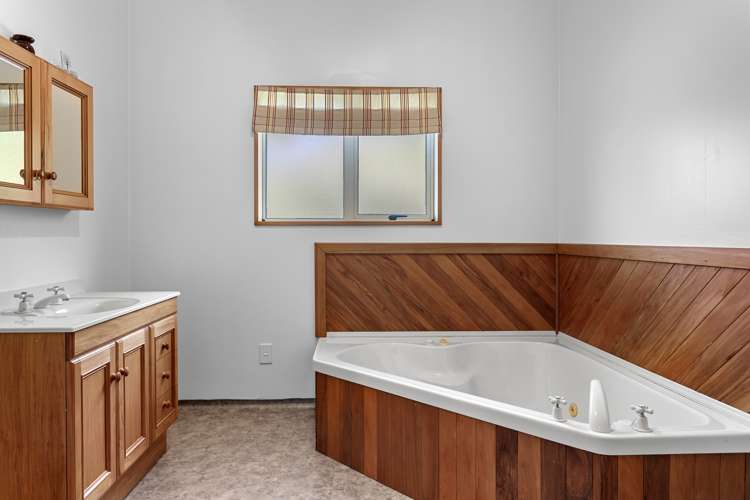 844 Oxford Road Fernside_18