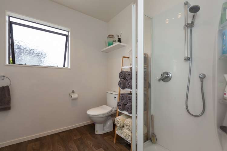 70a Marine Parade Mellons Bay_10