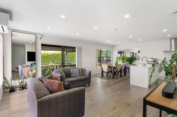 2/36 Browns Bay Road_5