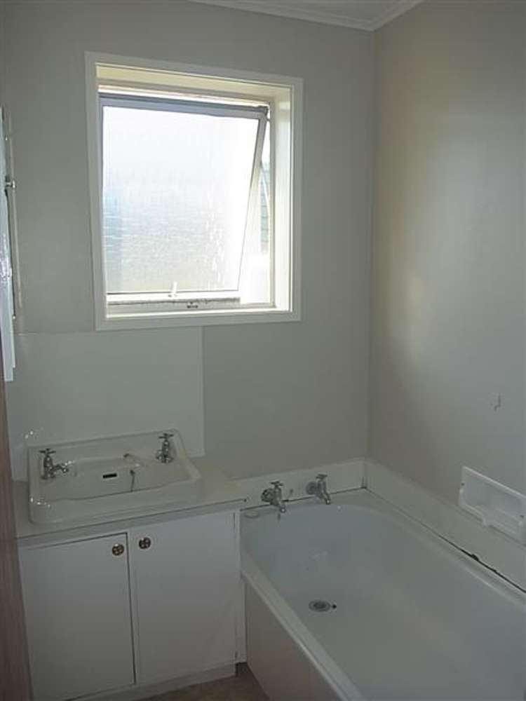 2/500 Southampton Street East 10482_6