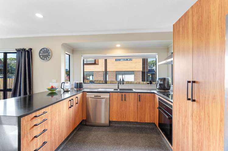 16 The Avenue Otaki Beach_7