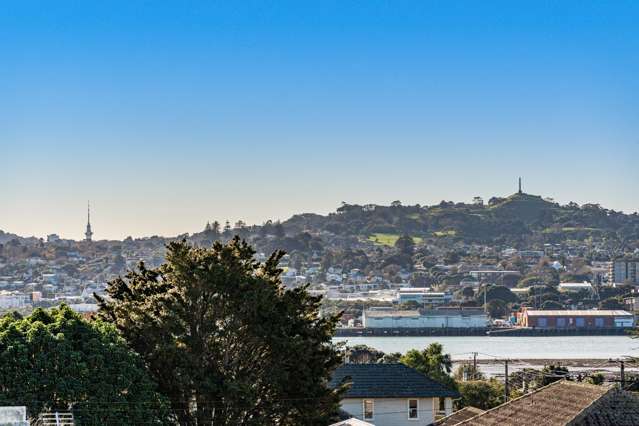 42 Woodward Avenue Mangere Bridge_1