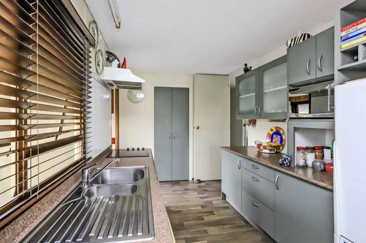 13 Kirkcaldy Place Flaxmere_5