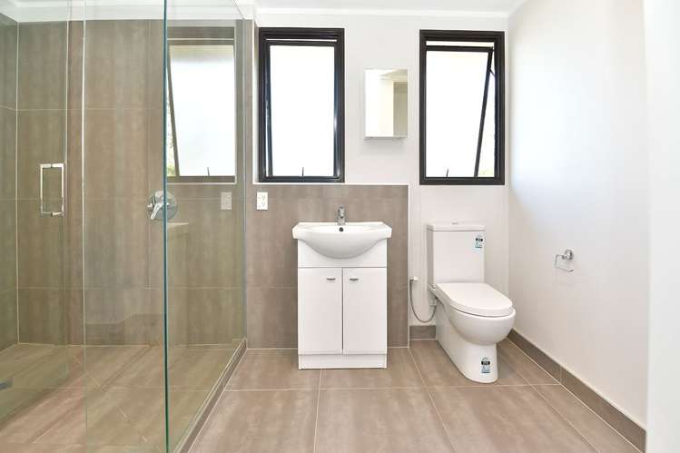10 Shadon Place Stanmore Bay_16